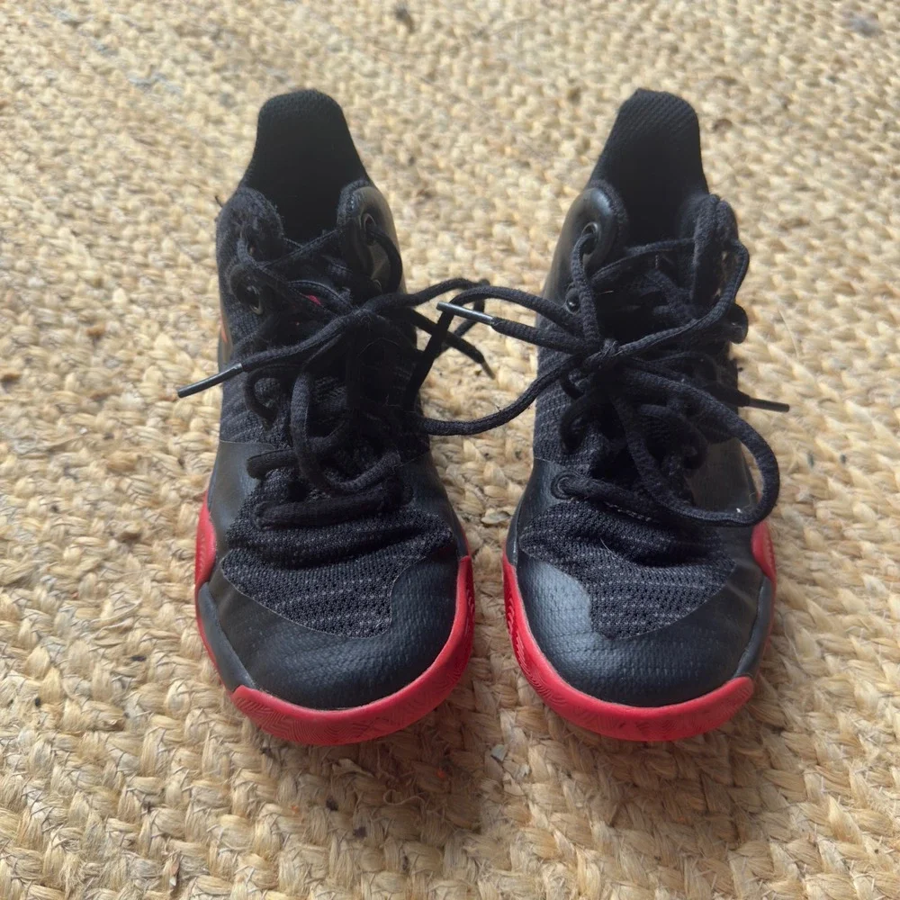 Adidas Mad Bounce 2018 Kids Basketball Shoes Black Red AQ0525 Size 13K